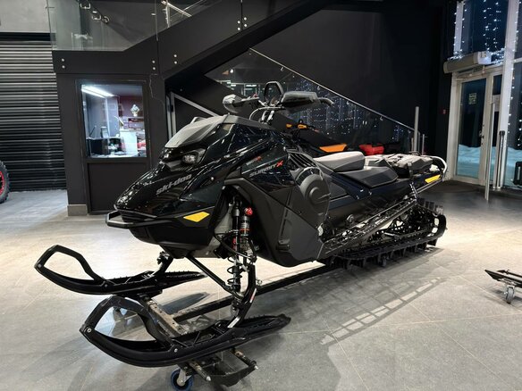 2025 BRP Ski-Doo Summit 850, чёрный, 2990000 рублей - вид 2