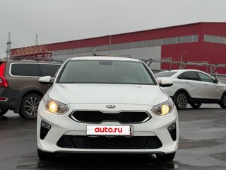 2018 Kia Ceed III, белый, 1565000 рублей, вид 3