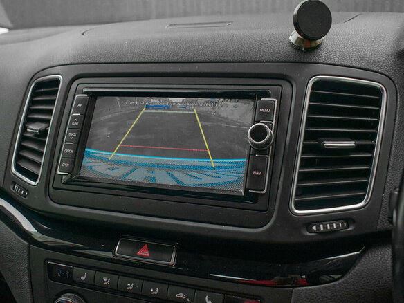 2017 Volkswagen Sharan II Рестайлинг, белый - вид 15