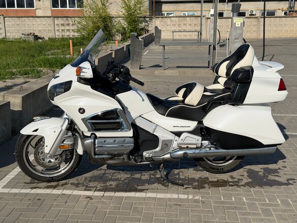 2014 Honda GL 1800 Gold Wing, белый, 1650000 рублей - вид 3