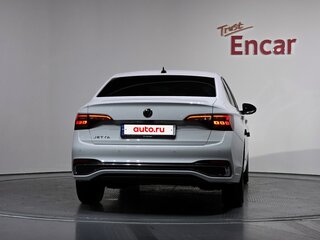 2023 Volkswagen Jetta VII Рестайлинг, белый, 1980000 рублей, вид 2