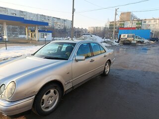 1998 Mercedes-Benz E-Класс 280 II (W210, S210), серебристый, 380000 рублей, вид 4