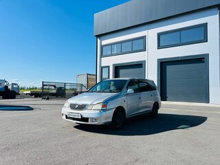 2003 Toyota Gaia, серый, 449000 рублей, вид 2