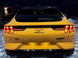 2023 Ford Mustang Mach-E 98 kWh I, жёлтый, 4500000 рублей, вид 4