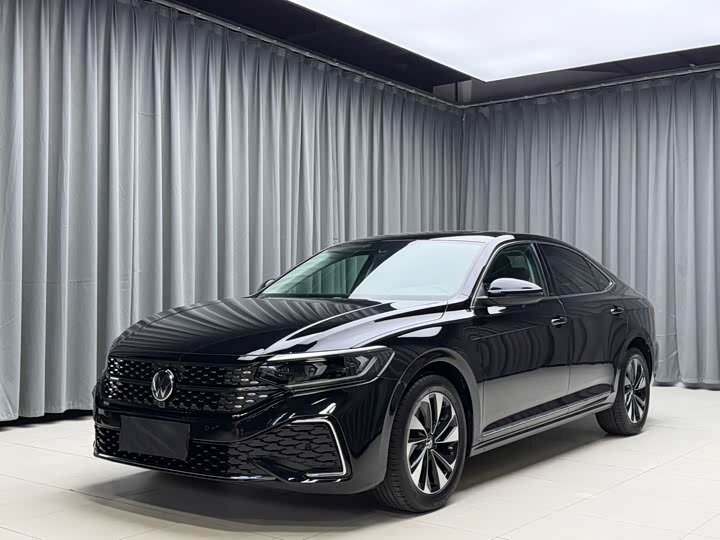 Открыть фотографии: Volkswagen Passat B8 Рестайлинг