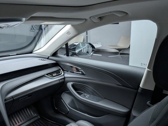 2025 Hongqi H5 II, чёрный - вид 11