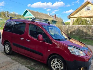2009 Peugeot Partner II, красный, 450000 рублей, вид 2