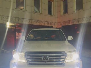 2012 Toyota Land Cruiser 200 Series Рестайлинг 1, белый, 4150000 рублей, вид 2