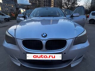2004 BMW 5 серии 530i V (E60/E61), серебристый, 950000 рублей, вид 4
