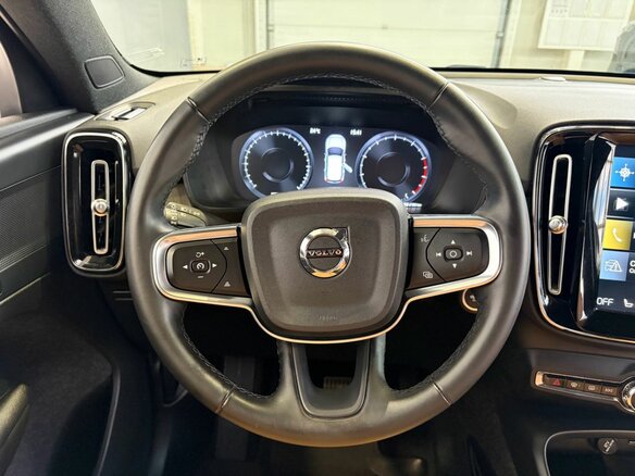 2021 Volvo XC40 I, белый, 3399000 рублей - вид 13