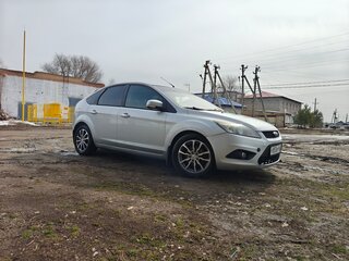 2011 Ford Focus II Рестайлинг, серебристый, 500000 рублей, вид 5