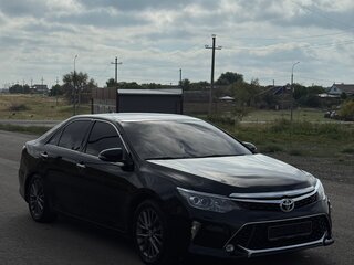2014 Toyota Camry VII (XV50), чёрный, 1690000 рублей, вид 3