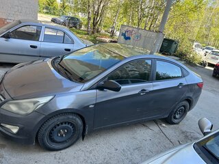2015 Hyundai Solaris I Рестайлинг, серый, 450000 рублей, вид 2