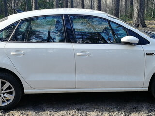 2017 Volkswagen Polo V Рестайлинг, белый, 1370000 рублей, вид 2