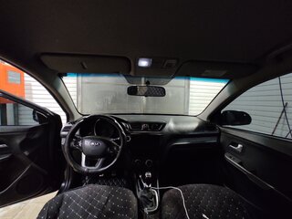 2014 Kia Rio 6-speed III, чёрный, 599999 рублей, вид 3
