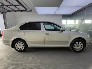 2013 Skoda Octavia II (A5) Рестайлинг, серебристый, 905000 рублей, вид 4