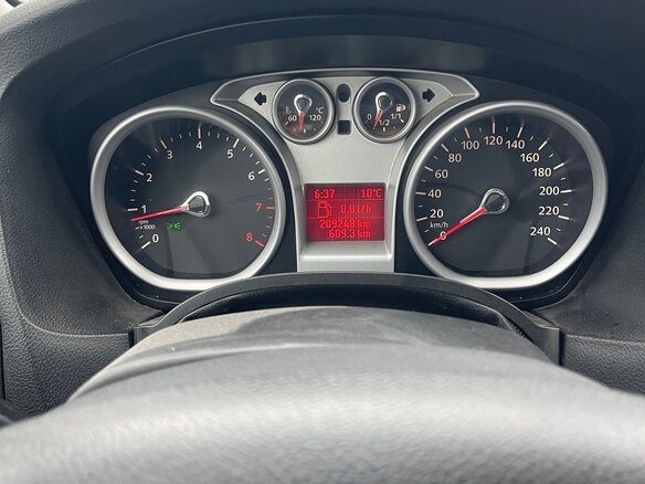 2010 Ford Focus II Рестайлинг, чёрный, 420000 рублей - вид 8