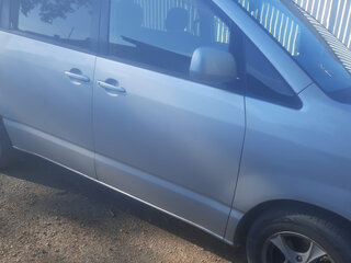 2003 Toyota Noah I (R60), серебристый, 950000 рублей, вид 3