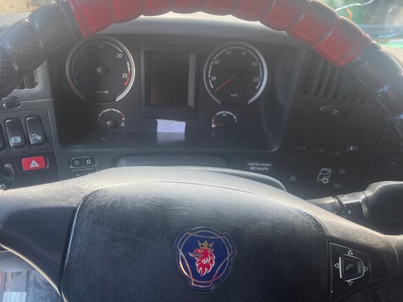 2014 Scania P-series, красный, 3100000 рублей - вид 11
