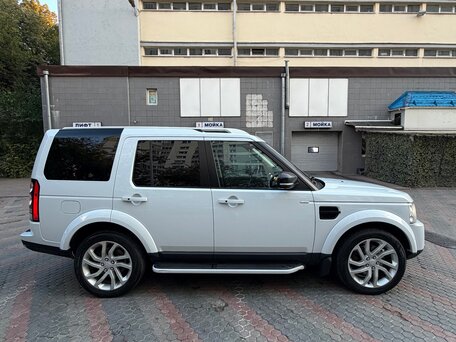 2016 Land Rover Discovery IV Рестайлинг, серебристый, 3490000 рублей, вид 4