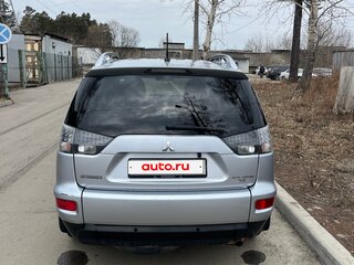 2011 Mitsubishi Outlander II Рестайлинг, серебристый, 1085000 рублей, вид 5