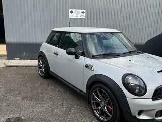 2010 Mini Hatch Cooper S II (R56) Рестайлинг, серебристый, 1300000 рублей, вид 4
