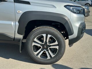 2026 Lada (ВАЗ) Niva Travel I Рестайлинг, серебристый, 1737000 рублей, вид 4