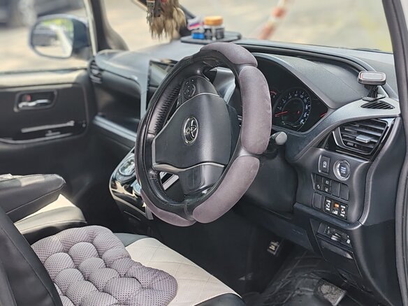 2018 Toyota Voxy III (R80) Рестайлинг, белый, 2555000 рублей - вид 13