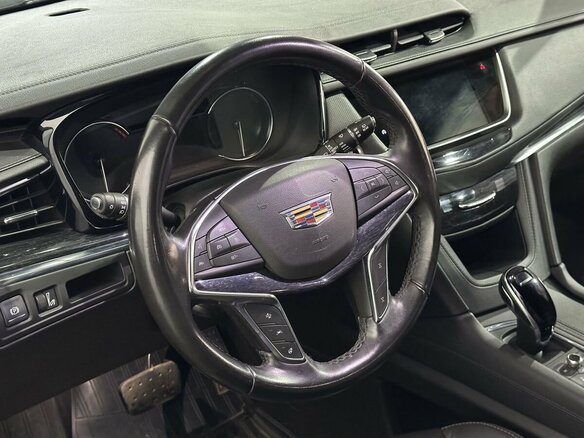 2021 Cadillac XT5 I Рестайлинг, чёрный, 3300000 рублей - вид 11