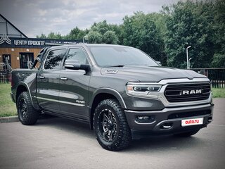 2019 Ram 1500 Quad Cab V, серый, 6750000 рублей, вид 3