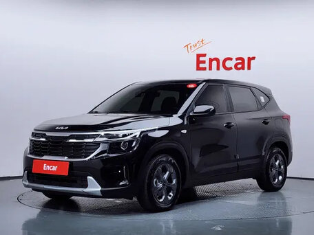 2023 Kia Seltos I Рестайлинг, чёрный, 1600000 рублей, вид 1