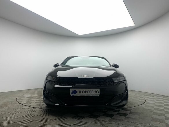 2021 Kia K5 III, чёрный, 2401000 рублей - вид 1
