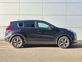 2018 Kia Sportage IV Рестайлинг, чёрный, 2090000 рублей, вид 4