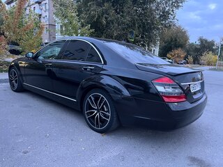 2006 Mercedes-Benz S-Класс 320 V (W221), чёрный, 1149000 рублей, вид 2