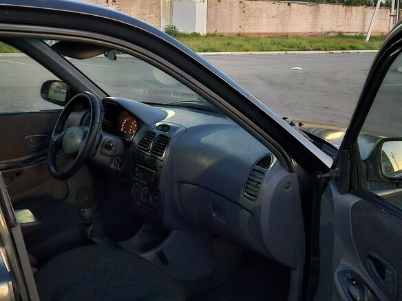 2002 Hyundai Accent ТагАЗ II, серый, 110000 рублей - вид 5