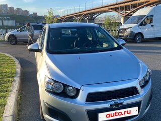 2013 Chevrolet Aveo II, серебристый, 695000 рублей, вид 1