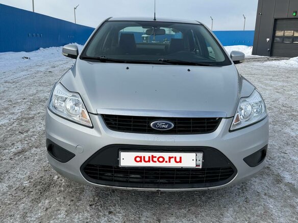 2010 Ford Focus II Рестайлинг, серебристый, 450000 рублей