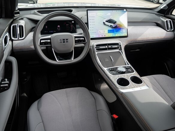 2026 Geely Galaxy M7, серый - вид 5