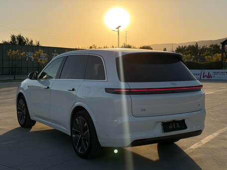 2025 Li Auto (Lixiang) L8 52.3 kWh I Рестайлинг, серый, 6685000 рублей, вид 5