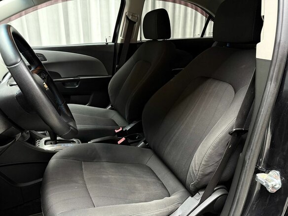 2013 Chevrolet Aveo II, чёрный, 829000 рублей - вид 20