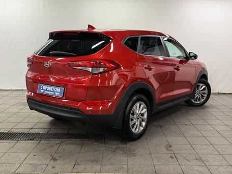 2017 Hyundai Tucson III, красный, 1700000 рублей, вид 2