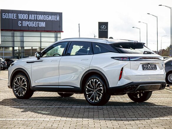 2023 Exeed RX, белый, 2535000 рублей - вид 3