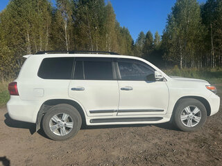 2013 Toyota Land Cruiser 200 Series Рестайлинг 1, белый, 4250000 рублей, вид 4