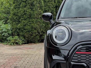 2021 Mini Hatch Cooper III (F55/F56) Рестайлинг 2, чёрный, 2400000 рублей, вид 2