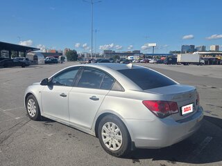 2010 Chevrolet Cruze I, серебристый, 270000 рублей, вид 3