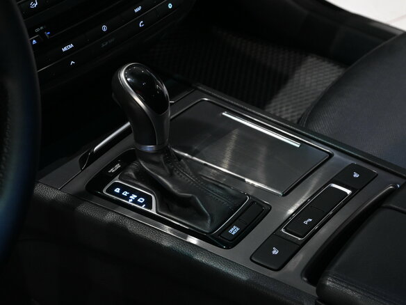 2016 Hyundai Genesis II, чёрный, 1800000 рублей - вид 10