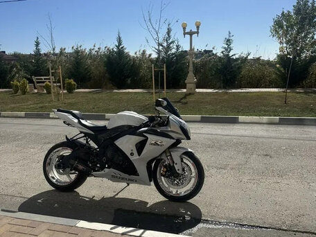 2009 Suzuki GSX-R 1000, серебристый, 799000 рублей, вид 2