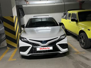 2023 Toyota Camry VIII (XV70) Рестайлинг, белый, 5400000 рублей, вид 2