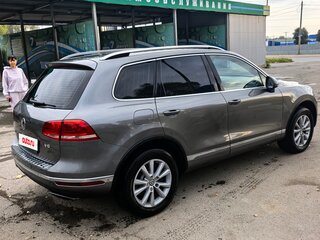 2014 Volkswagen Touareg II Рестайлинг, серый, 2150000 рублей, вид 3