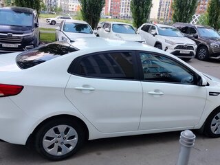 2016 Kia Rio III Рестайлинг, белый, 950000 рублей, вид 4